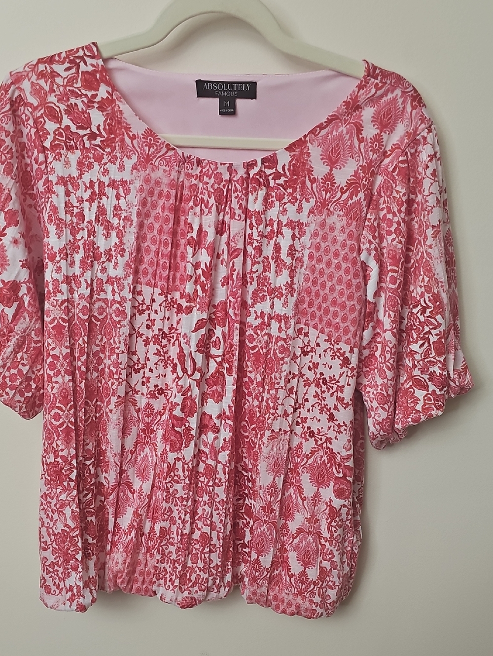 Absolutely Famous Pink Red Floral Pleated Short Sleeve Top